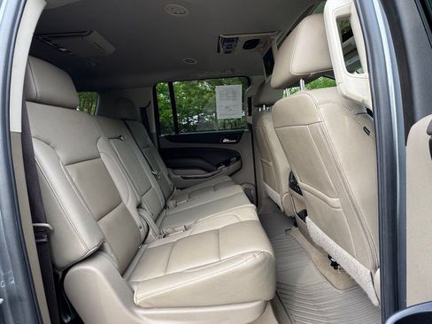 Used 2020 Chevrolet Suburban LT AWD/4WD image 19