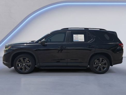 Used 2023 Honda Pilot Sport image 2