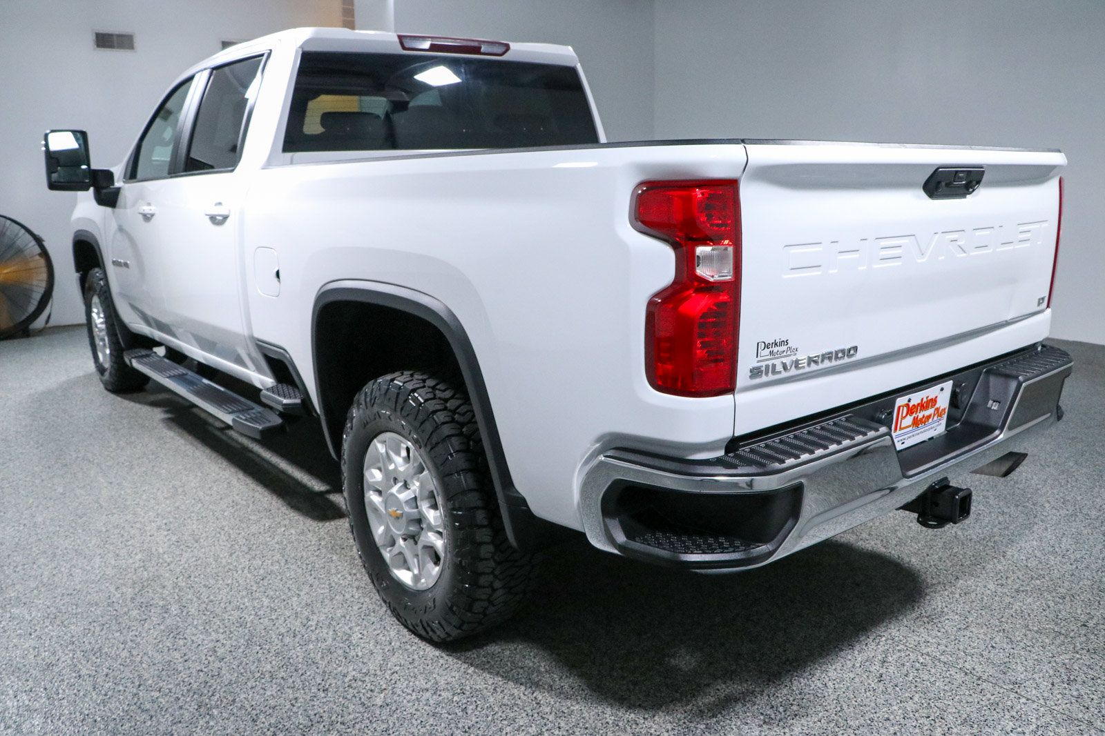 Used 2023 Chevrolet Silverado 2500 LT w/ Convenience Package AWD/4WD image 9