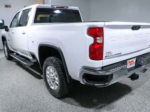 Used 2023 Chevrolet Silverado 2500 LT w/ Convenience Package AWD/4WD image 9