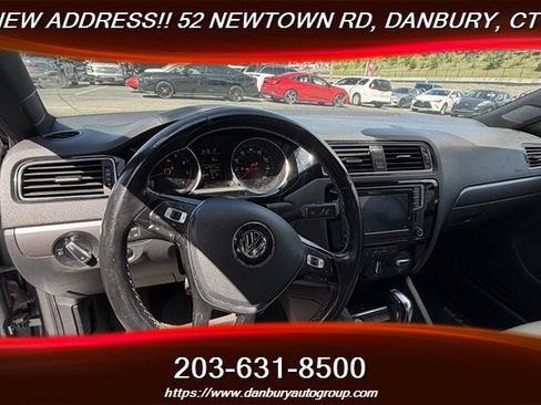 Used 2016 Volkswagen Jetta Sport FWD image 15