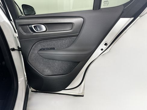 Used 2023 Volvo C40 P8 Recharge Plus AWD/4WD image 30