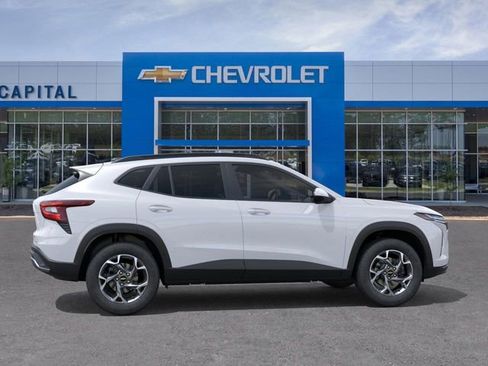 New 2026 Chevrolet Trax LT w/ Driver Confidence Package image 5