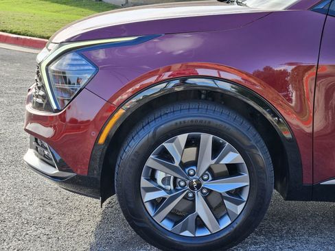 Certified 2025 Kia Sportage SX Prestige AWD/4WD image 8