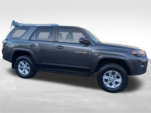 Used 2018 Toyota 4Runner SR5 Premium image 10