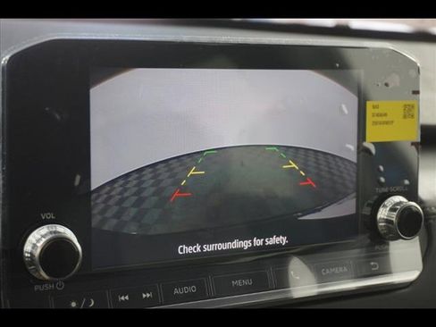 Used 2024 Mitsubishi Outlander ES image 17