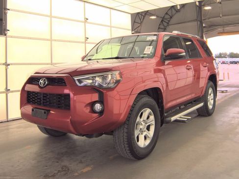 Used 2018 Toyota 4Runner SR5 Premium AWD/4WD image 4