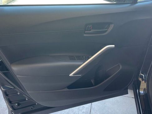 Used 2025 Toyota Corolla Cross LE FWD image 18