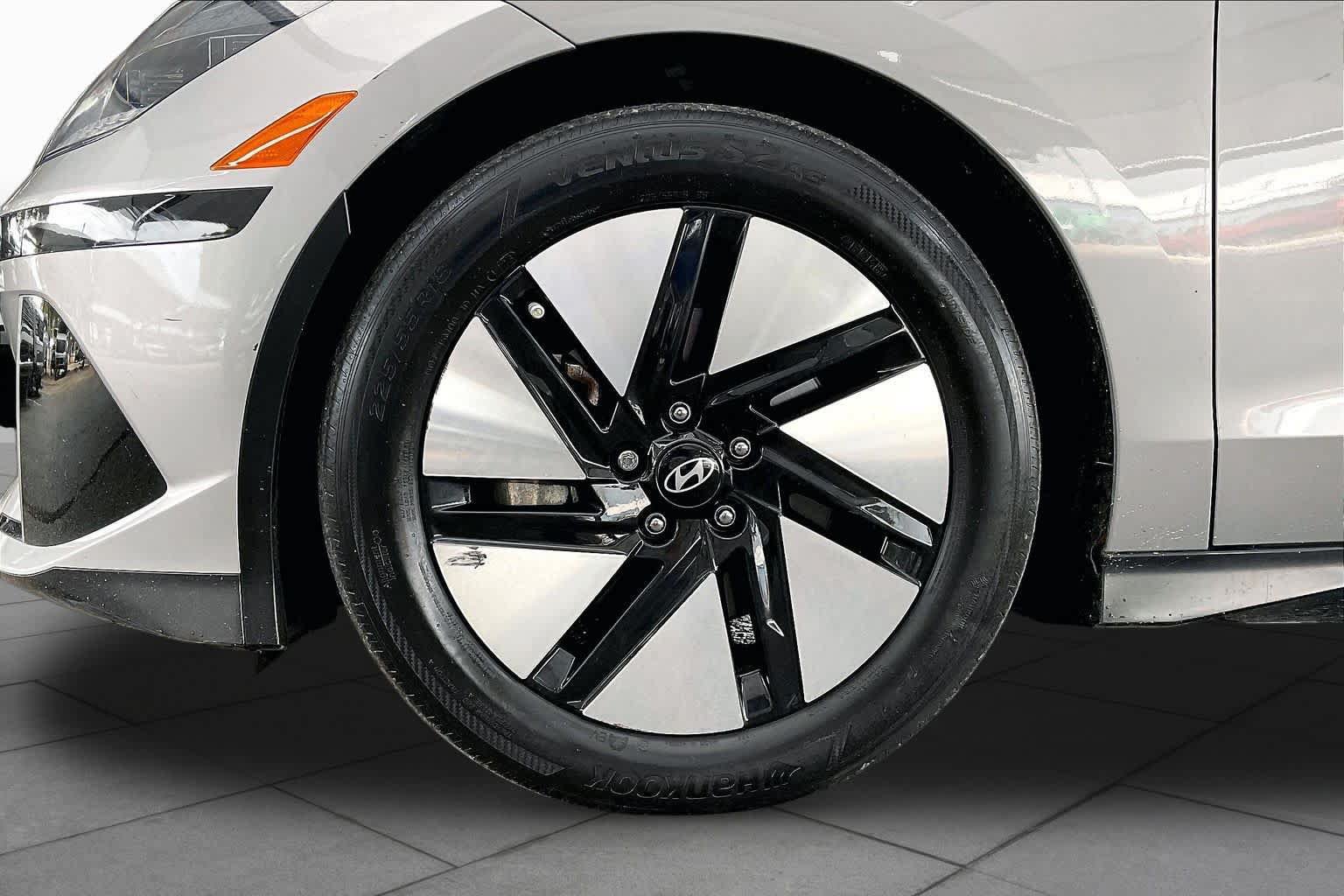 Certified 2024 Hyundai Ioniq 6 SEL RWD image 10