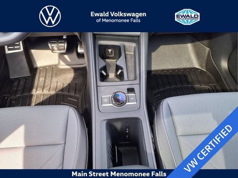 Certified 2025 Volkswagen Tiguan SE R-Line AWD/4WD image 18