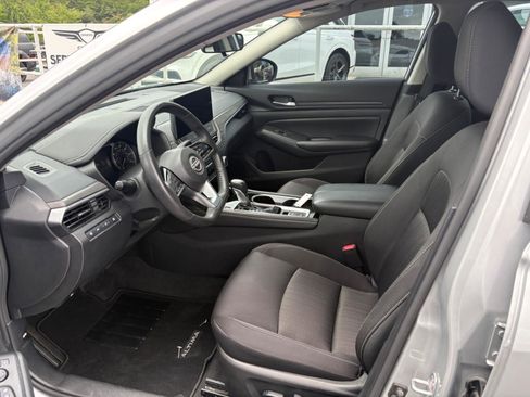 Used 2024 Nissan Altima 2.5 SV w/ SV Premium Package FWD image 21