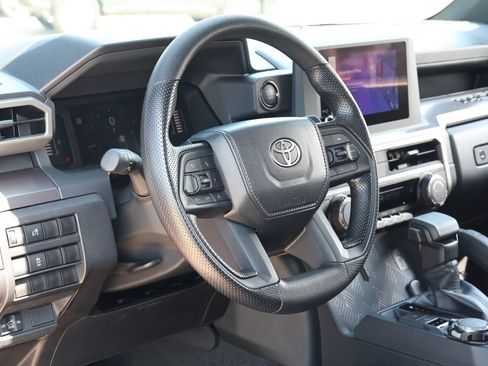 Used 2025 Toyota Tacoma SR5 AWD/4WD image 14