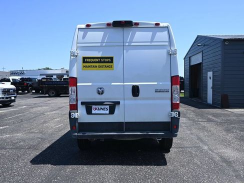 Used 2026 RAM ProMaster 2500 w/ Convenience Group FWD image 8