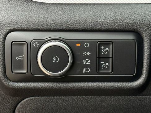 Used 2023 Ford Explorer XLT w/ Equipment Group 202A RWD image 20