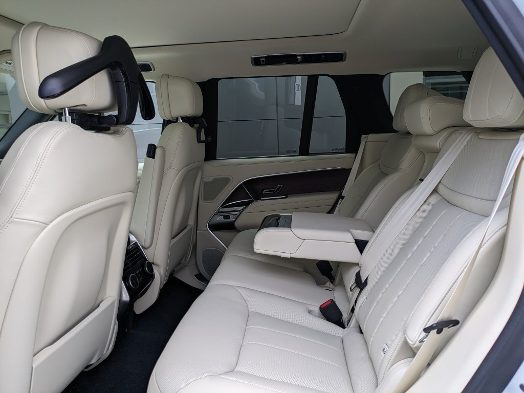 New 2026 Land Rover Range Rover SE AWD/4WD image 12