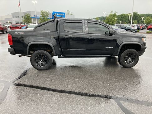 Used 2019 Chevrolet Colorado ZR2 w/ ZR2 Midnight Special Edition AWD/4WD image 8