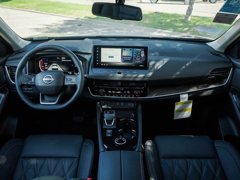 New 2026 Nissan Rogue Platinum AWD/4WD image 14