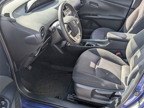 Used 2017 Toyota Prius Four image 11