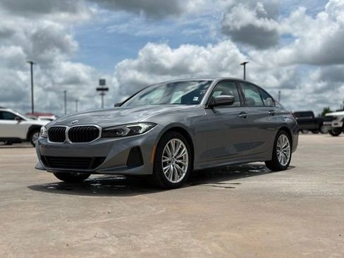 Used 2023 BMW 330i Sedan w/ Driving Assistance Package RWD image 4