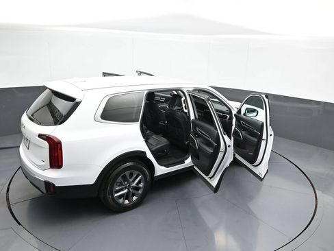Used 2024 Kia Telluride LX AWD/4WD image 45