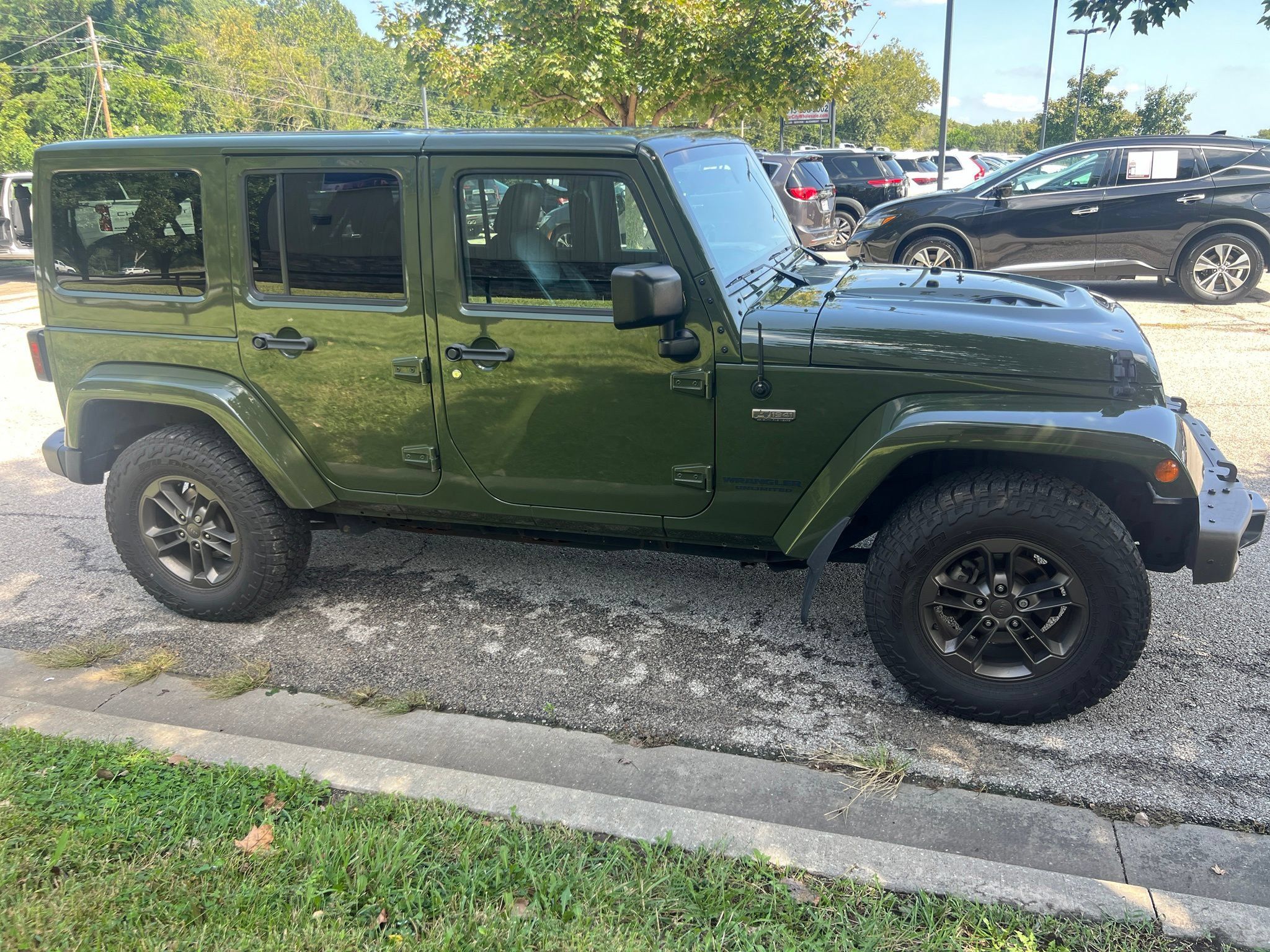 Used 2016 Jeep Wrangler Unlimited Sahara AWD/4WD image 4