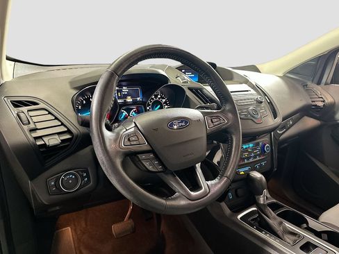 Used 2018 Ford Escape SE w/ SE Sport Appearance Package FWD image 7