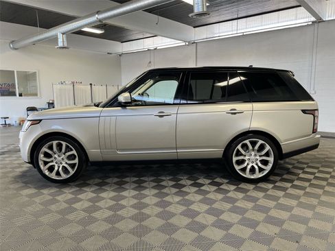 Used 2016 Land Rover Range Rover HSE image 4