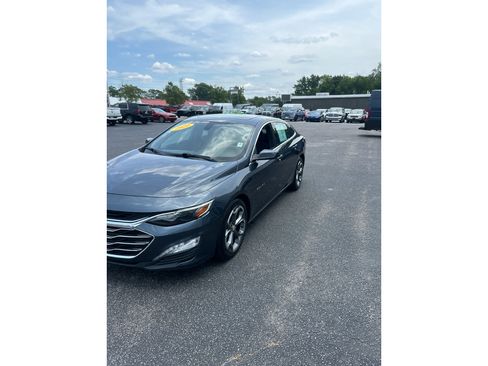 Used 2021 Chevrolet Malibu LT FWD image 3