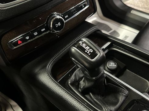 Used 2019 Volvo XC90 T6 Momentum w/ Advanced Package image 24