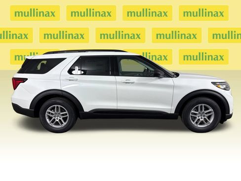 New 2026 Ford Explorer Active w/ Active Comfort Package RWD image 2
