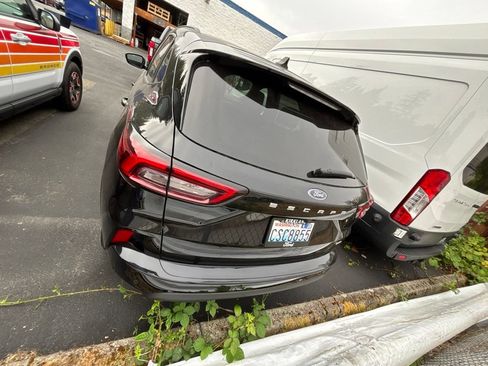 Used 2023 Ford Escape ST-Line w/ Equipment Group 301A FWD image 5
