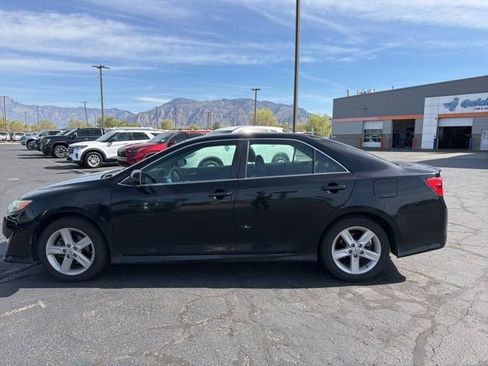 Used 2014 Toyota Camry SE image 17