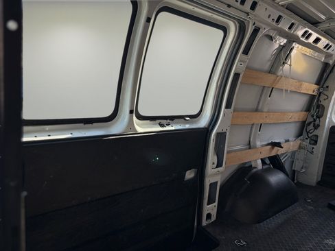 Used 2019 GMC Savana 2500 w/ Driver Convenience Package image 20