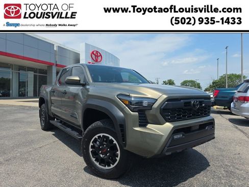 Used 2025 Toyota Tacoma TRD Off-Road AWD/4WD image 1