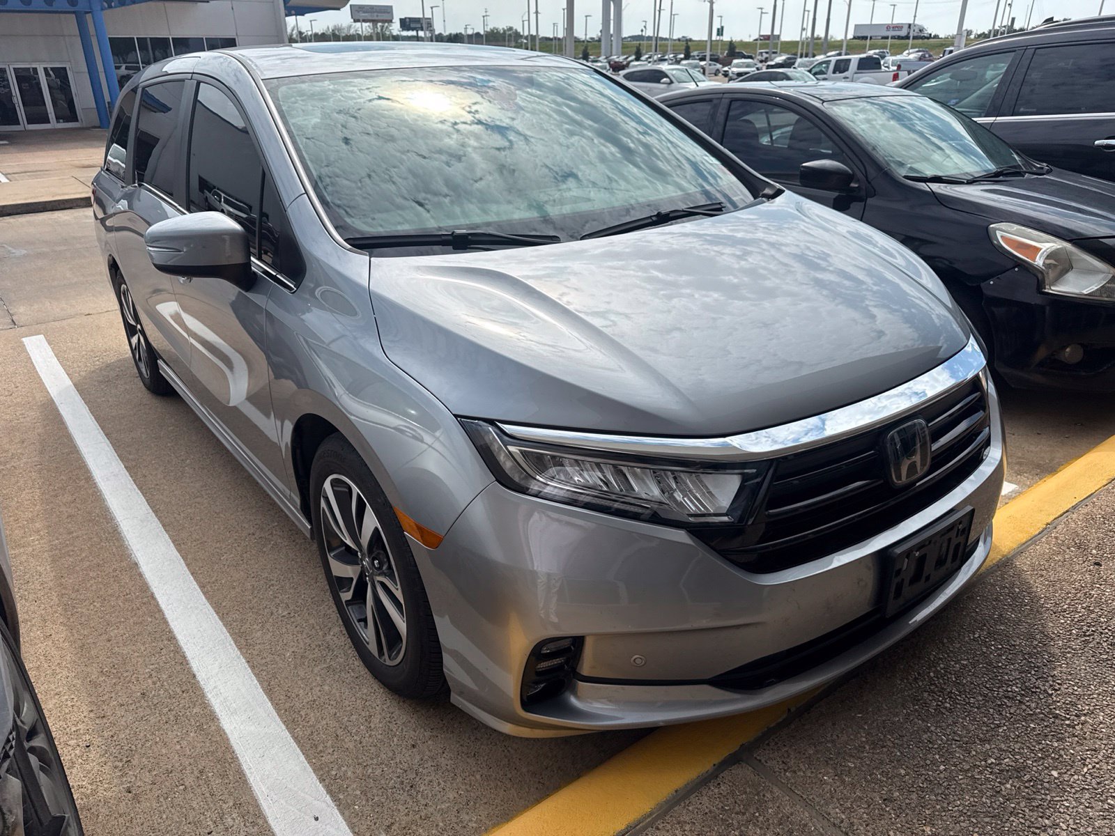 Used 2023 Honda Odyssey Touring image 13