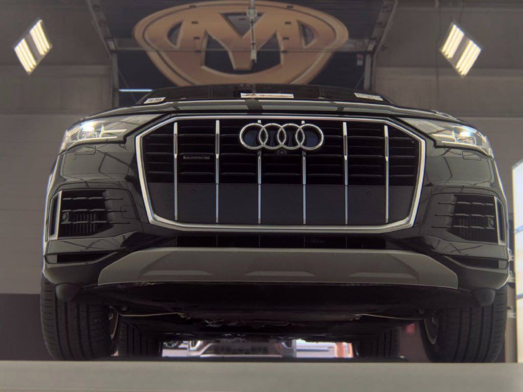 Used 2021 Audi Q7 3.0T Premium AWD/4WD image 9
