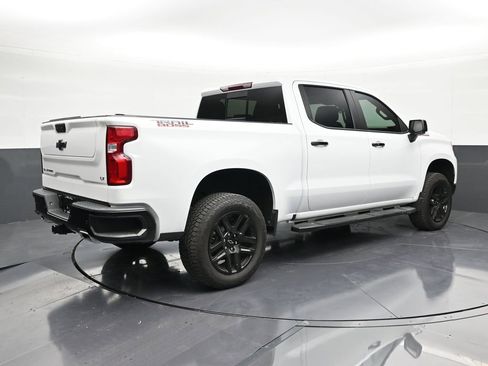 Used 2026 Chevrolet Silverado 1500 LT Trail Boss w/ LT Trail Boss Premium Package AWD/4WD image 5