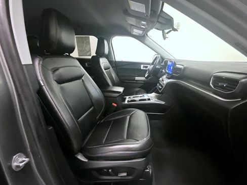 Used 2023 Ford Explorer XLT w/ Equipment Group 202A image 15