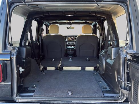 Used 2023 Jeep Wrangler Unlimited Sport image 26