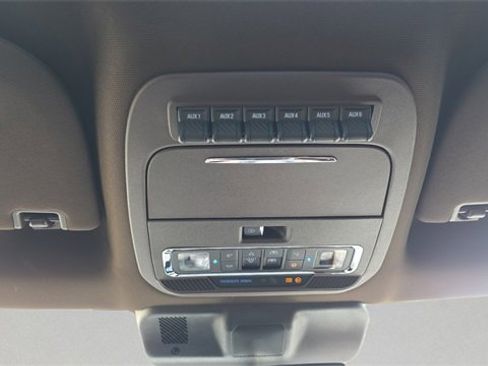 Used 2025 Ford F450 King Ranch w/ FX4 Off-Road Package image 21