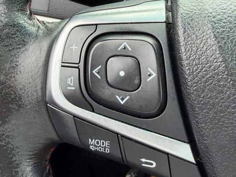Used 2015 Toyota Camry SE w/ Moonroof Package FWD image 23