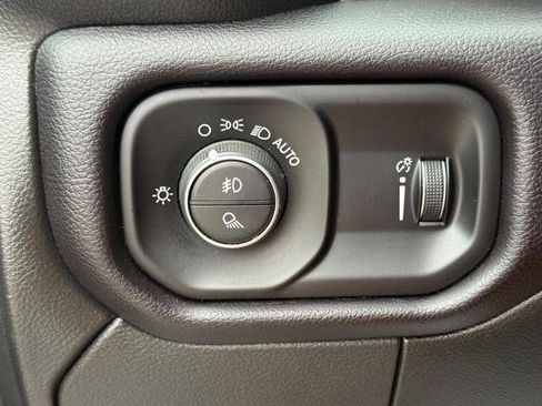 Used 2024 RAM 2500 Big Horn AWD/4WD image 22