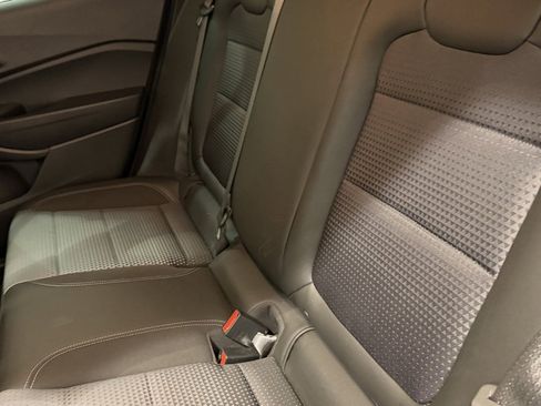 Used 2025 Chevrolet Trax LT w/ LT Convenience Package image 25