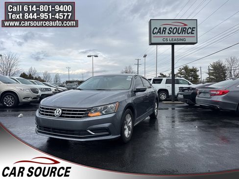Used 2017 Volkswagen Passat 1.8T S image 1
