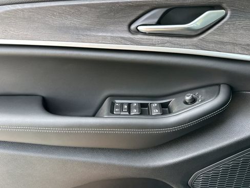 New 2026 Jeep Grand Cherokee L 4WD image 12