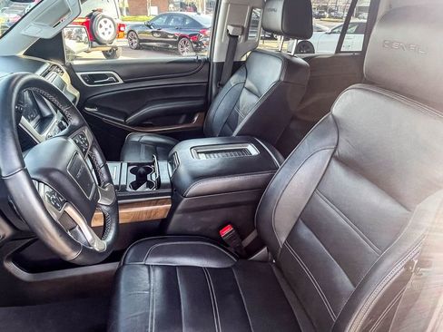 Used 2019 GMC Yukon Denali w/ Denali Ultimate Package image 9