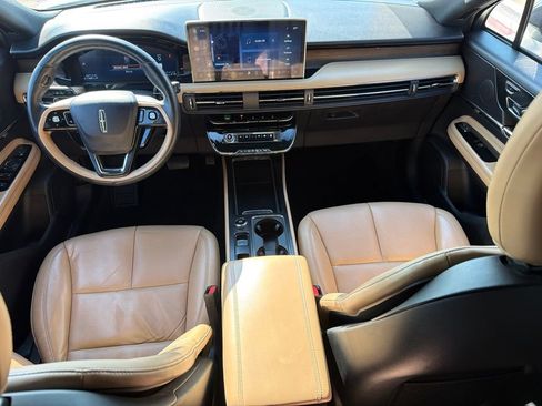 Used 2023 Lincoln Corsair Reserve w/ Jet Appearance Package FWD image 18