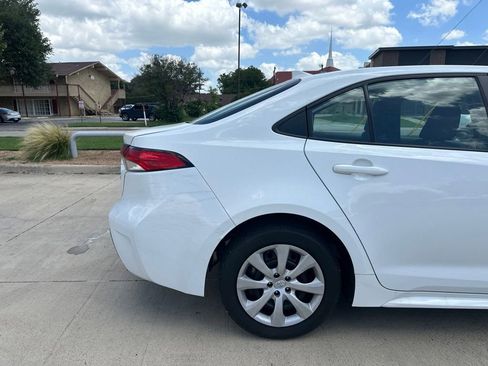 Used 2024 Toyota Corolla LE FWD image 6