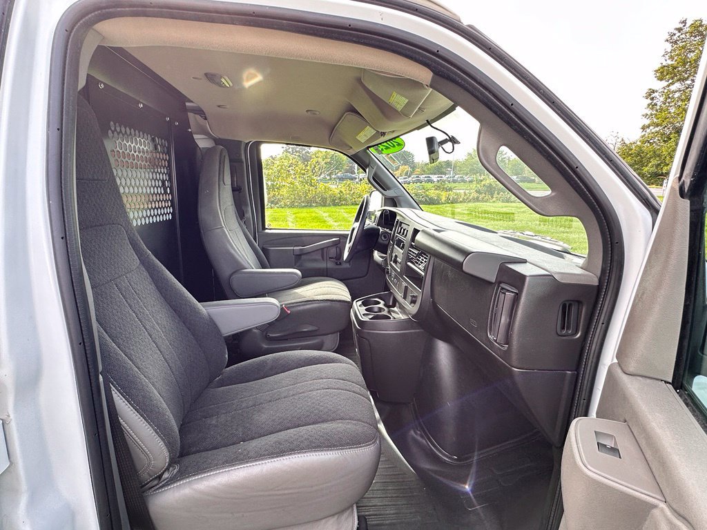Used 2025 GMC Savana 2500 w/ Driver Convenience Package RWD image 10