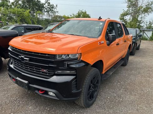 Used 2021 Chevrolet Silverado 1500 LT Trail Boss w/ Convenience Package II AWD/4WD image 2